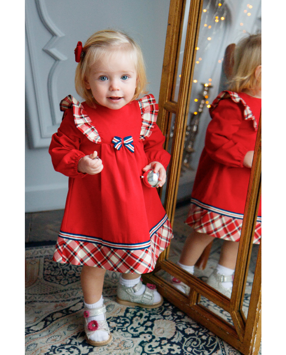 Красное платье на малышку